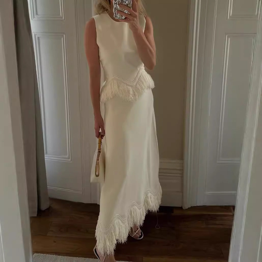 Nasia Elegant Tassel Set